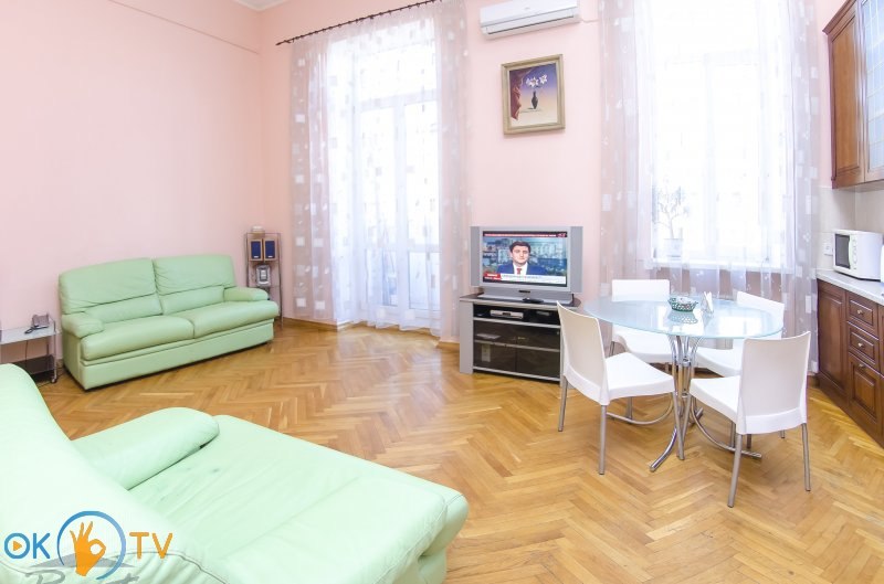 Двухкомнатные апартаменты в самом центре Киева фото 2