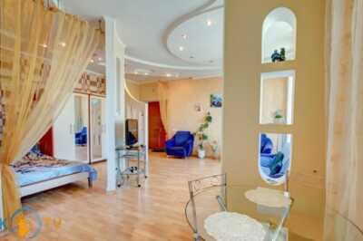 квартира посуточно - Одесса, Приморский район, ул. Троицкая, 28 - фото 1