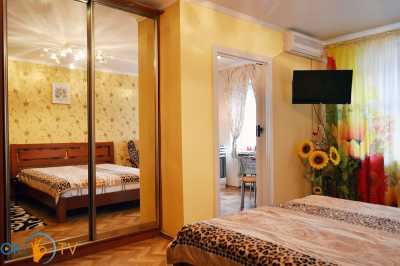 квартира посуточно - Одесса, Приморский район, ул. Троицкая, 4 - фото 2