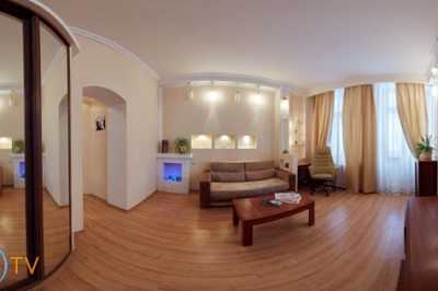 квартира посуточно - Ровно, Центр, ул. Петлюры, 25 - фото 1