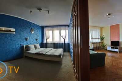 квартира посуточно - Ровно, Центр, ул. Майдан Независимости, 1 - фото 1