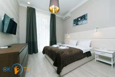 квартира                            подобово - Київ, Печерський район, вул. Хрещатик, 21