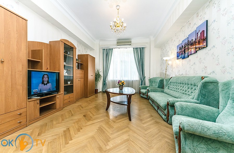 Просторное жилье в сердце Киева фото 3