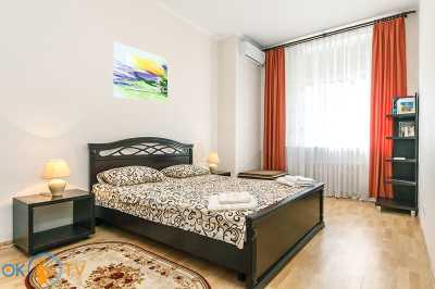 квартира                            подобово - Київ, Печерський район, вул. Хрещатик, 21