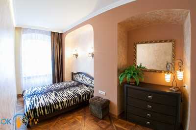 квартира                            посуточно - Львов, Галицкий район, ул. Пл. Рынок, 18