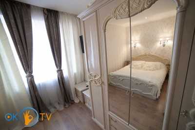 квартира посуточно - Черноморск (Ильичевск), ул. 1-го мая, 1г - фото 1