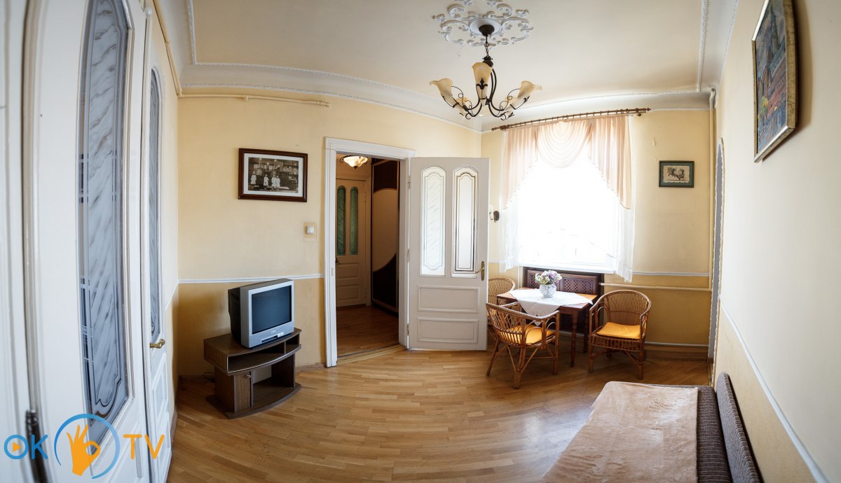 Двухкомнатная квартира в классическом стиле в центре Львова фото 5