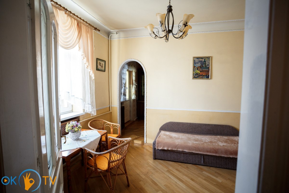 Двухкомнатная квартира в классическом стиле в центре Львова фото 6