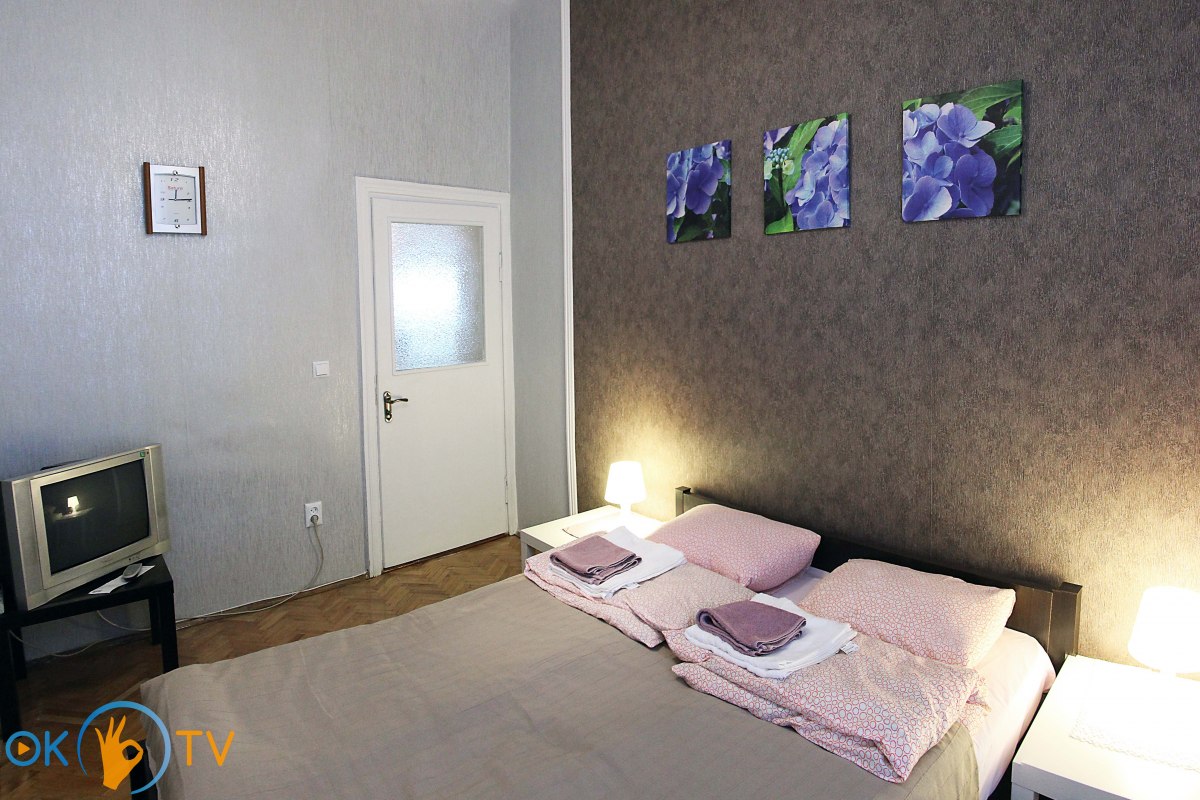 Уютная двухкомнатная квартира с новым дизайнерским ремонтом в ближнем центре Львова фото 8