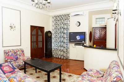 квартира посуточно - Одесса, Приморский район, ул. Дерибасовская, 19 - фото 1