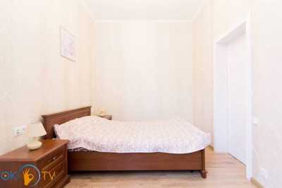 квартира                            посуточно - Одесса, Приморский район, ул. Дерибасовская, 19