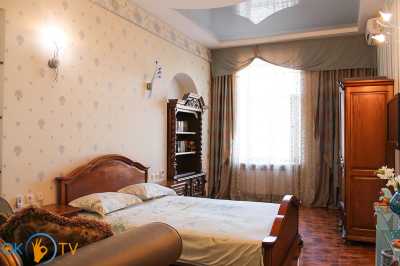 квартира                            посуточно - Одесса, Приморский район, ул. Дерибасовская, 19