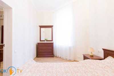 квартира посуточно - Одесса, Приморский район, ул. Дерибасовская, 19 - фото 1