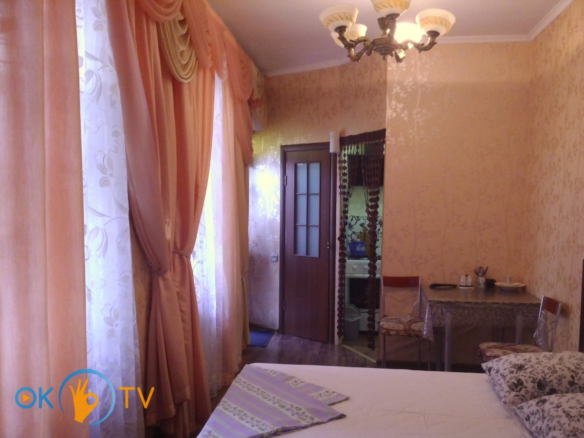 Мини-квартира (номер) в Одессе напротив Дерибасовской. фото 3