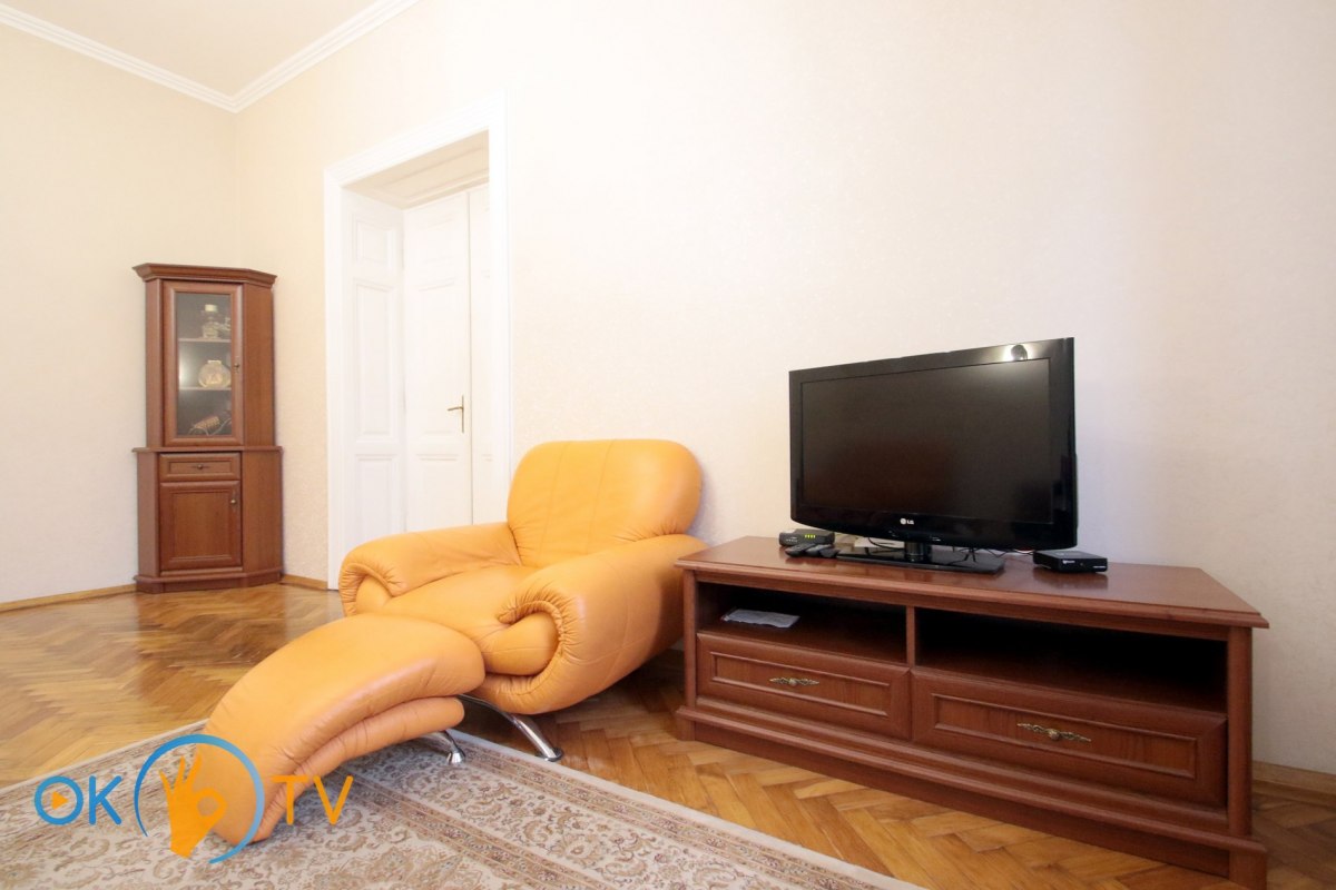 Трехкомнатная квартира во Львове посуточно фото 18