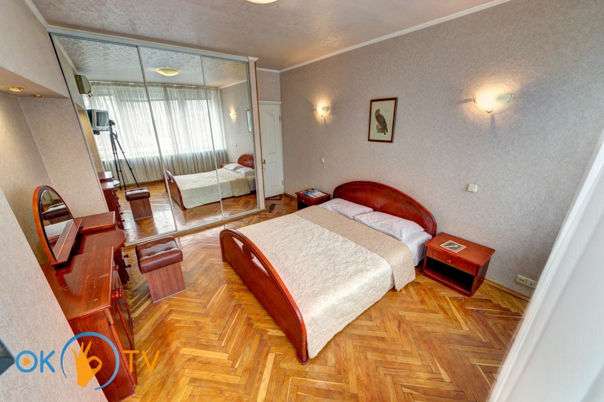 Уютная четырехкомнатная квартира в центре Киева посуточно фото 7