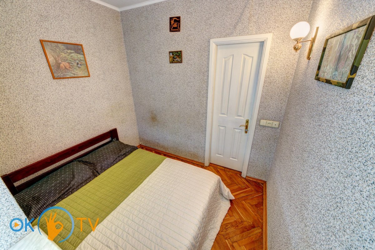 Уютная четырехкомнатная квартира в центре Киева посуточно фото 12