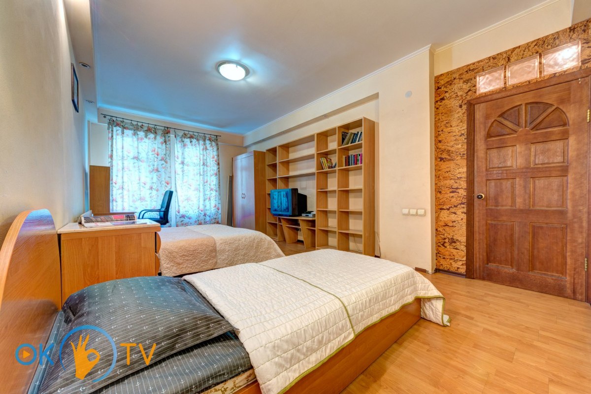 Комфортная трехкомнатная квартира на улице Большая Васильковская фото 6