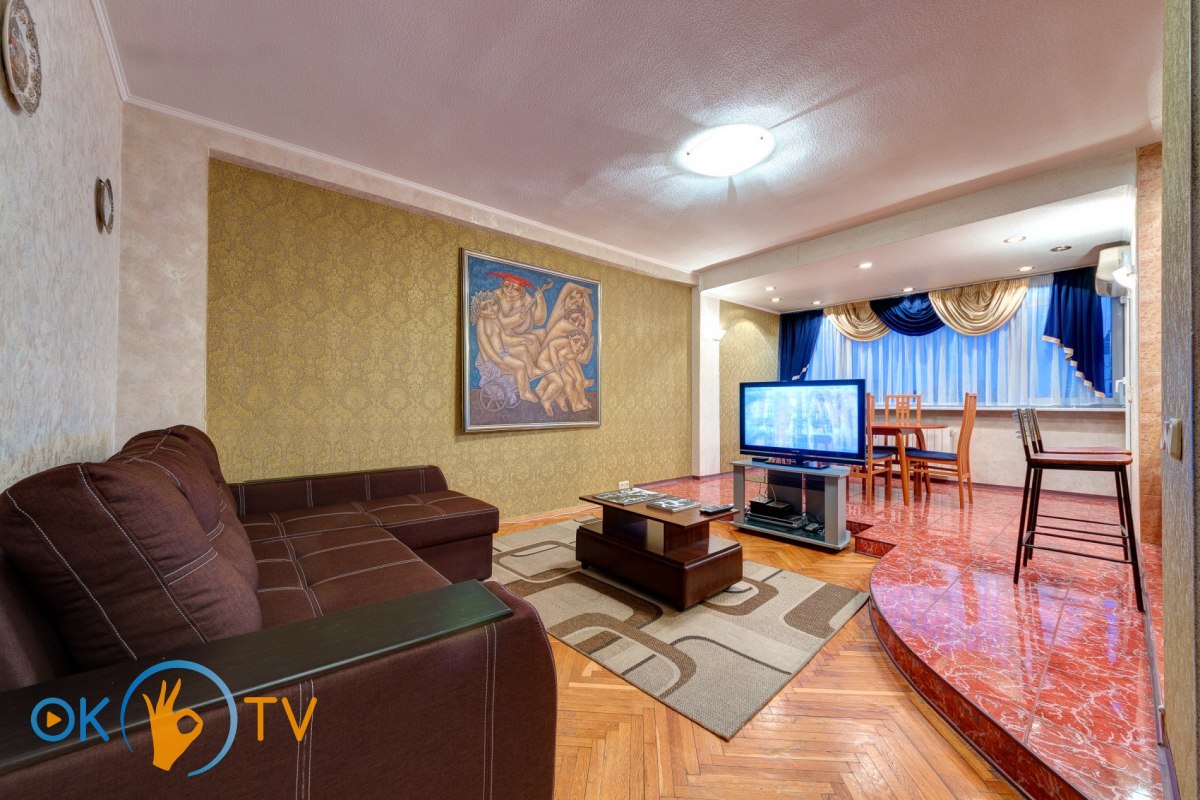 Уютная четырехкомнатная квартира в центре Киева посуточно фото 13