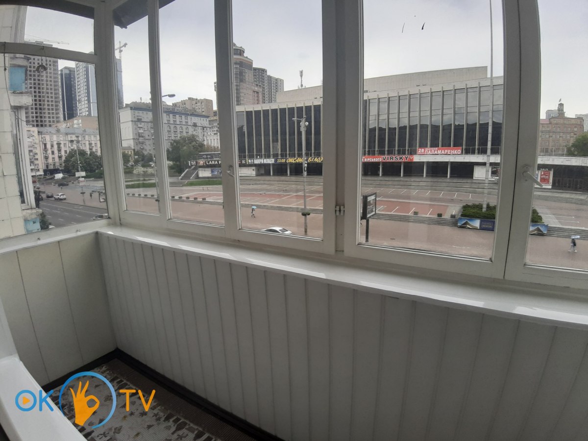 Комфортная квартира посуточно в Киеве с видом на Дворец Украина фото 11