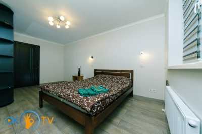 квартира                            посуточно - Киев, Дарницкий район, ул. Саломеи Крушельницкой, 15а