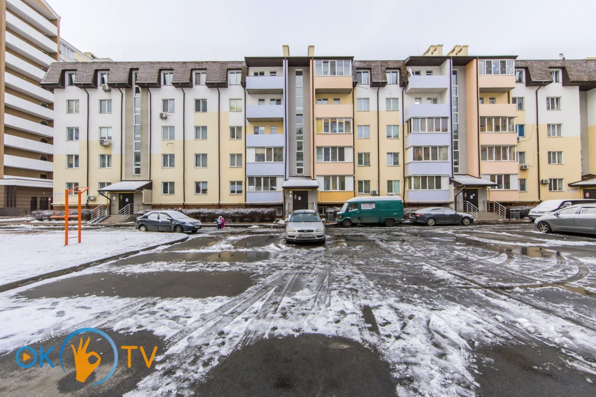 Однокомнатная квартира посуточно по цене 748 грн/сутки в городе Вишневое,  ул., Первомайская, 23 Б | oktv.ua