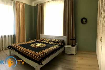 квартира                            подобово - Запоріжжя, Дніпровський район, вул.  Добролюбова, 21