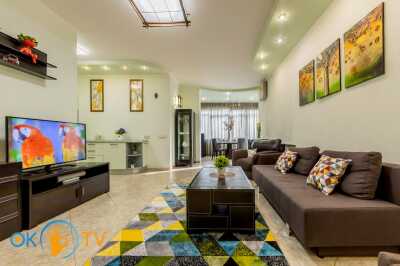 квартира                            посуточно - Киев, Печерский район, ул. Евгения Коновальца, 32В