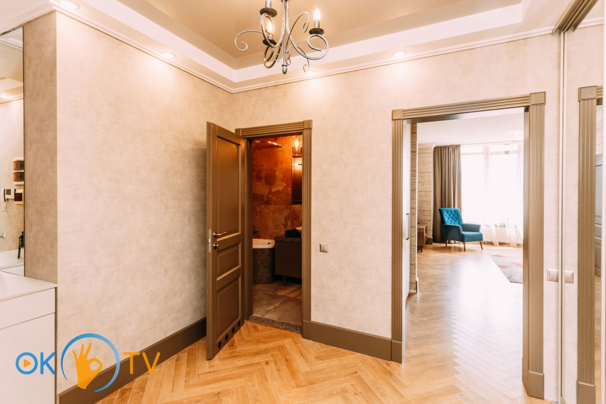 Двухкомнатная квартира посуточно в центре Киева, ЖК Дипломат холл фото 10