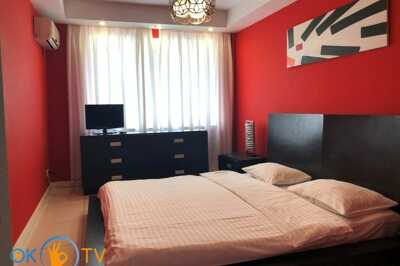 квартира посуточно - Киев, Печерский район, бульв. бульвар Лесі Українки, 2 - фото 1